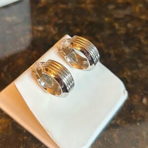 19kt Solid white gold hoop earrings